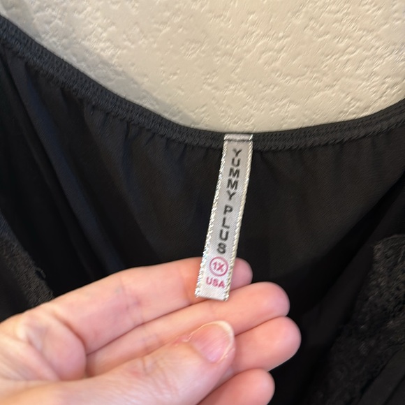 EUC Black Yummy Plus Brand Size 1x Lace Spaghetti Tank Top Solid Black - Picture 4 of 8